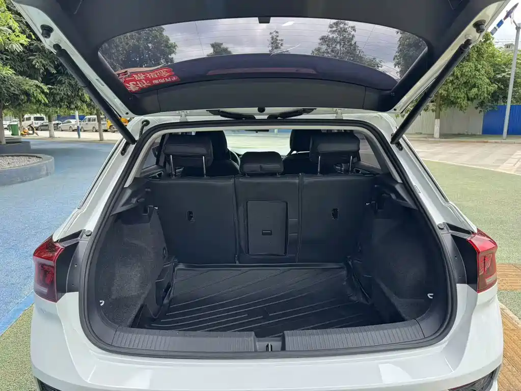 Volkswagen T-Roc — миниатюра 15