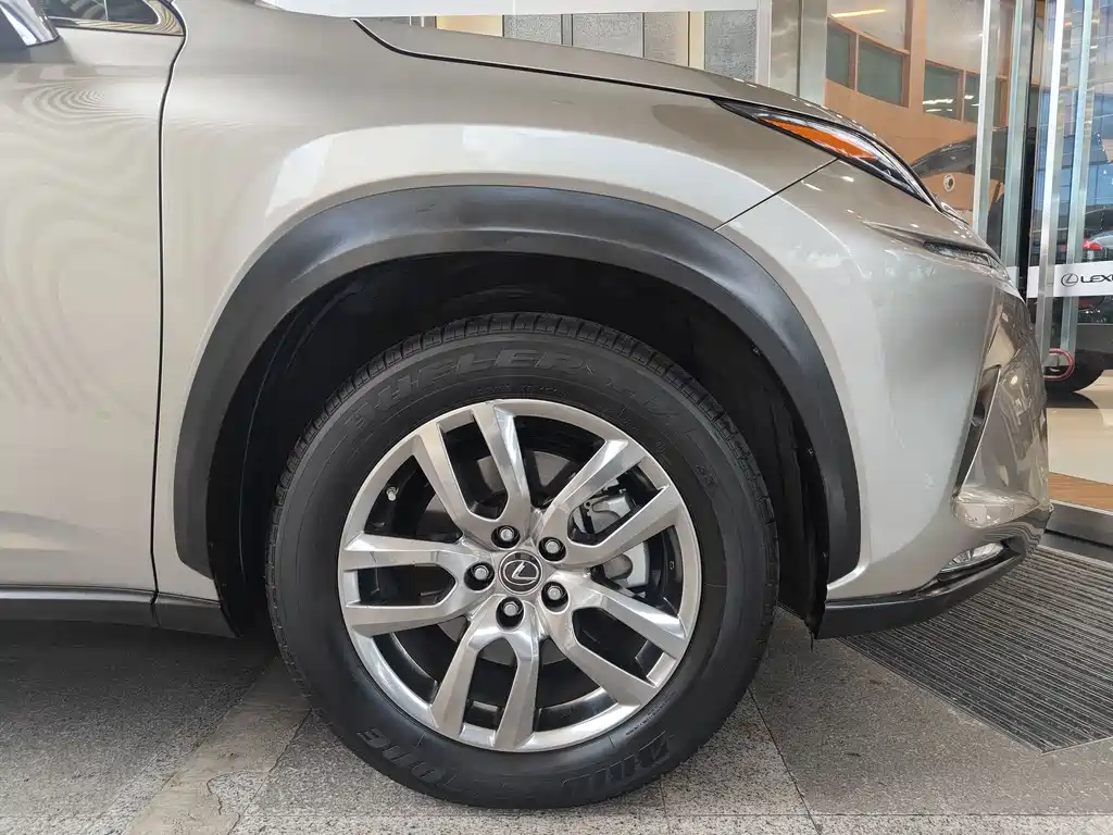 Lexus NX — миниатюра 7