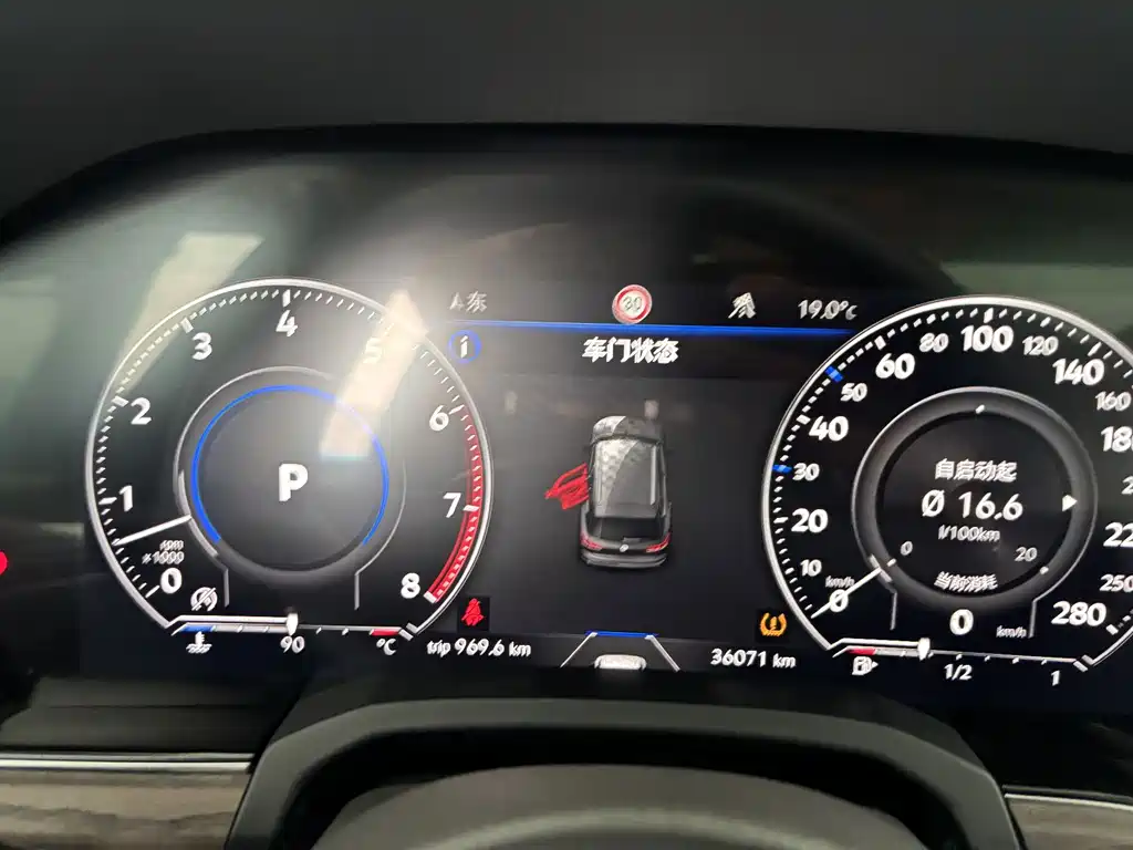 Volkswagen Touareg — миниатюра 17