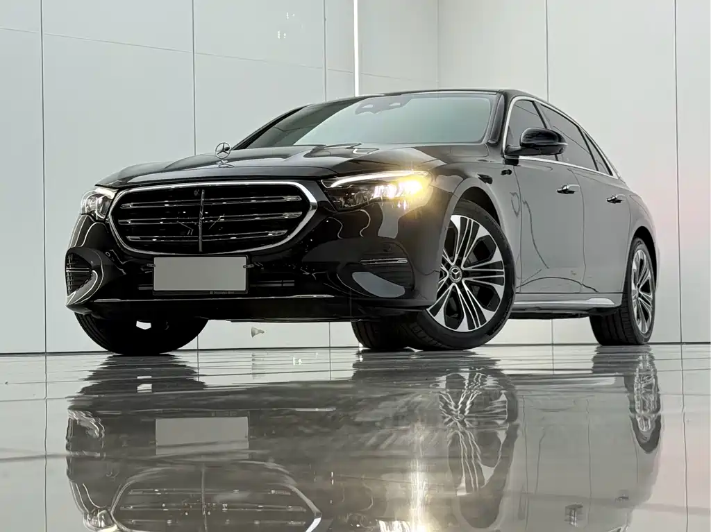 Mercedes-Benz E-Class — миниатюра 2