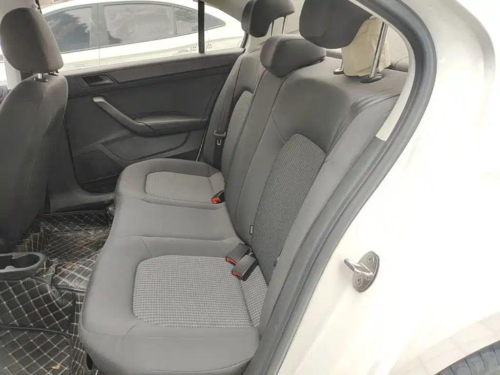 Volkswagen Santana — миниатюра 17
