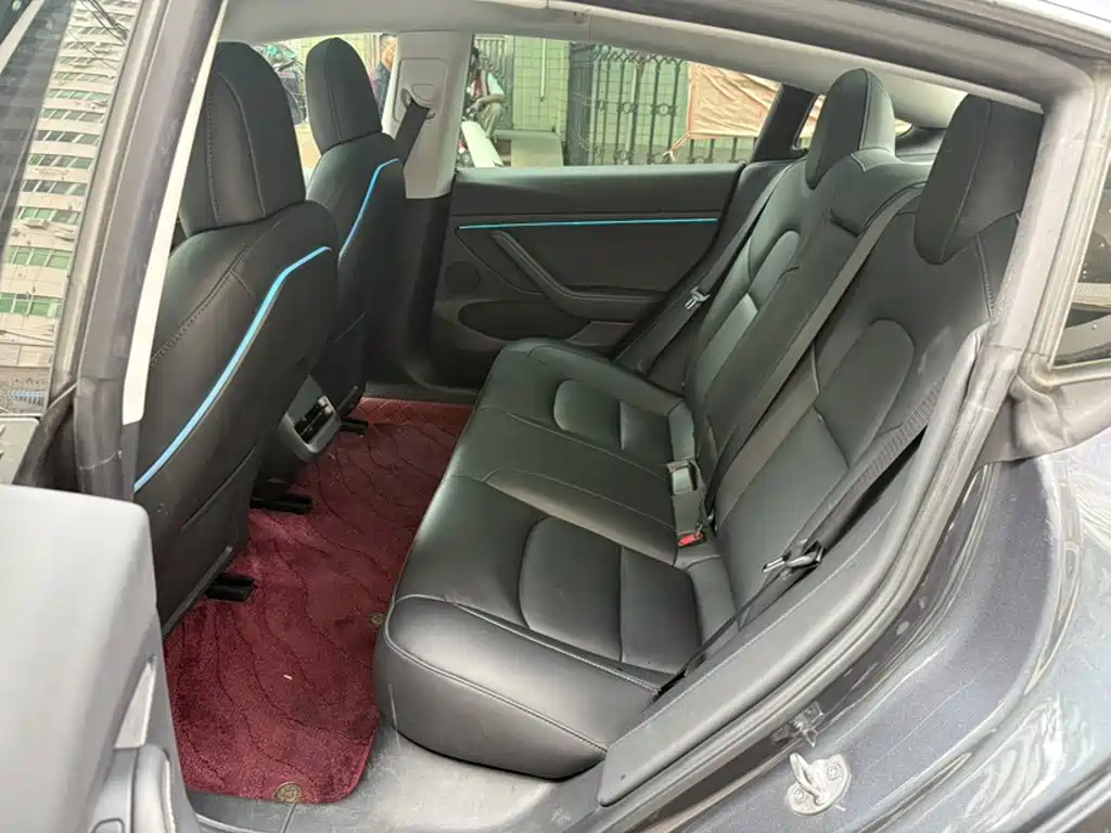 Tesla Model 3 — миниатюра 17