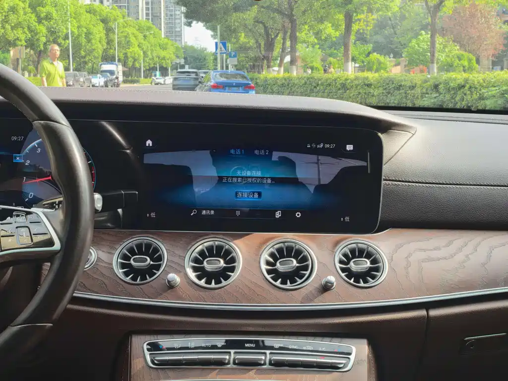 Mercedes-Benz E-Class — миниатюра 8