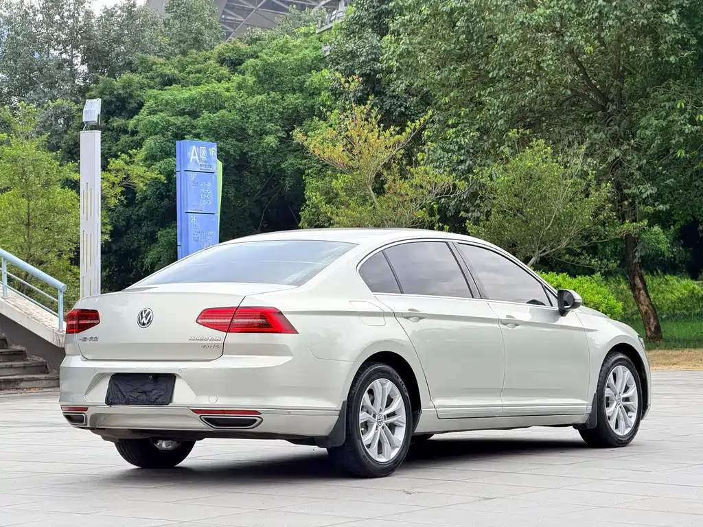 Volkswagen Magotan — миниатюра 4