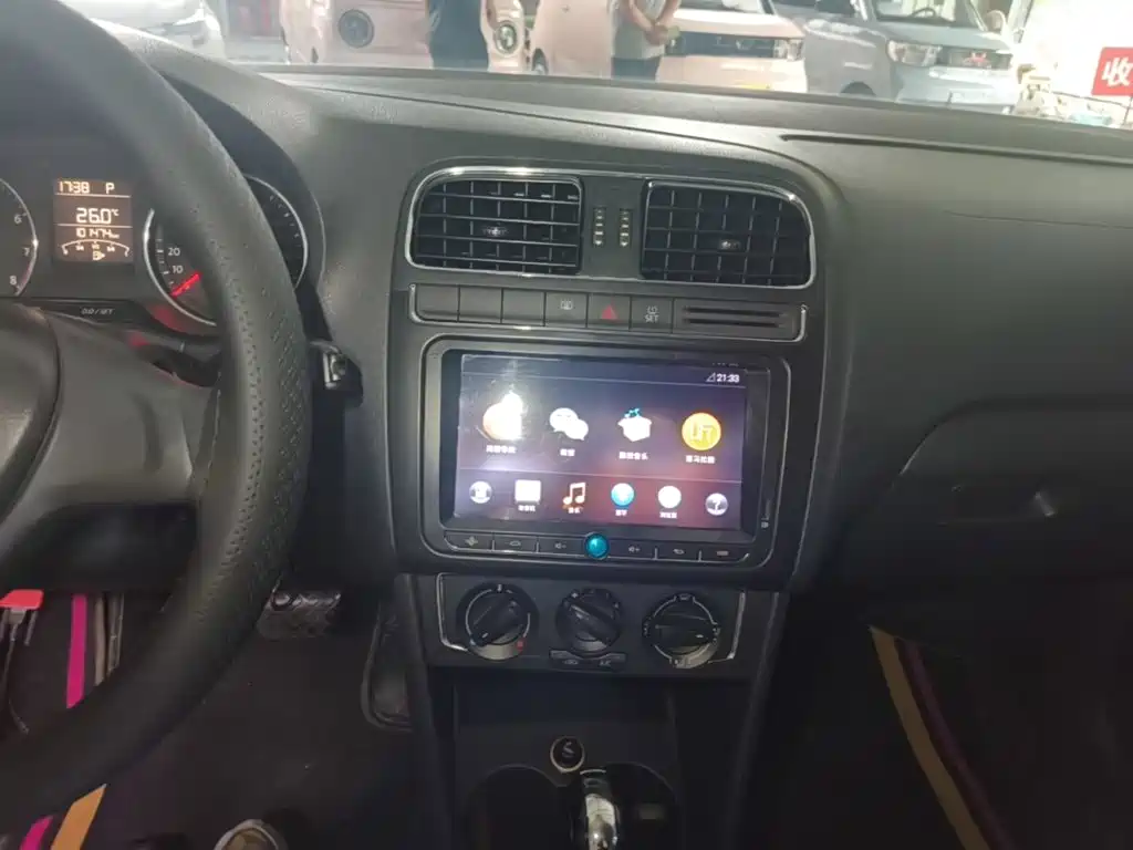 Volkswagen Polo — миниатюра 13