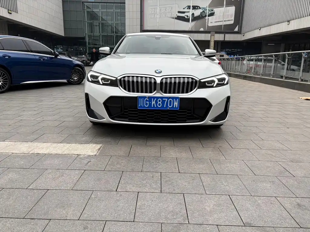 BMW 3 SERIES