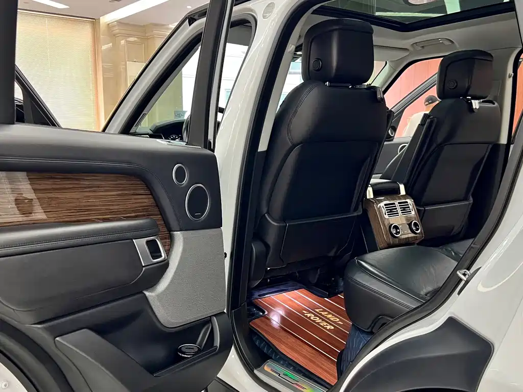 Land Rover Range Rover — миниатюра 11