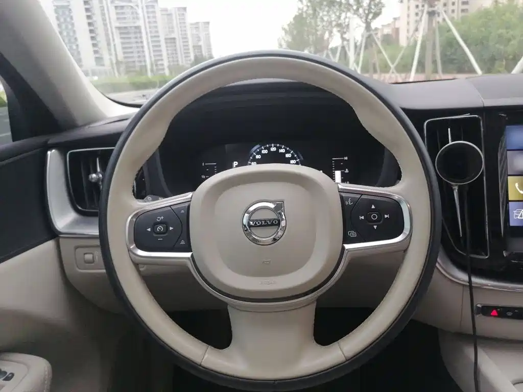 Volvo XC60 — миниатюра 6