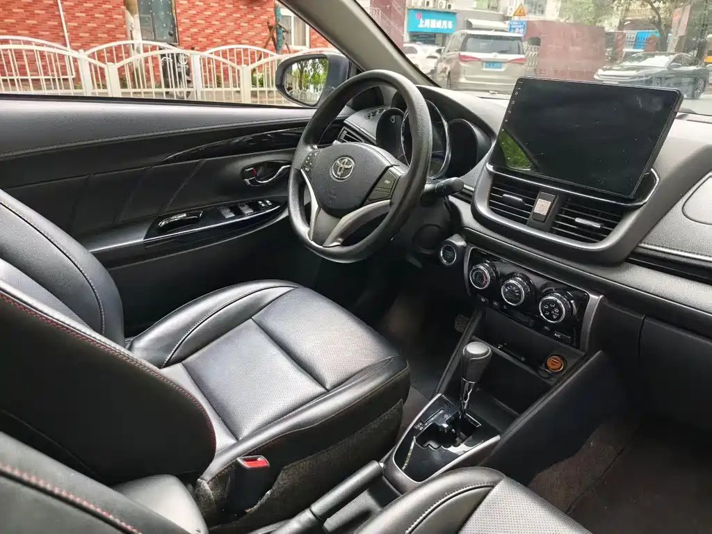 Toyota Yaris L — миниатюра 9