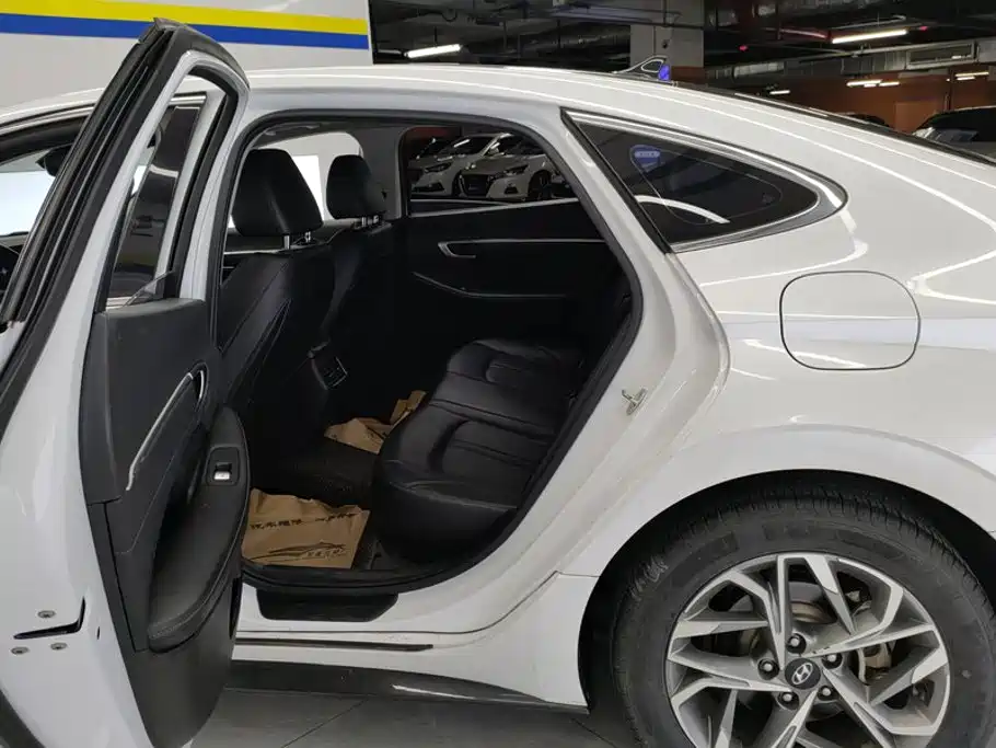 Hyundai Sonata — миниатюра 11