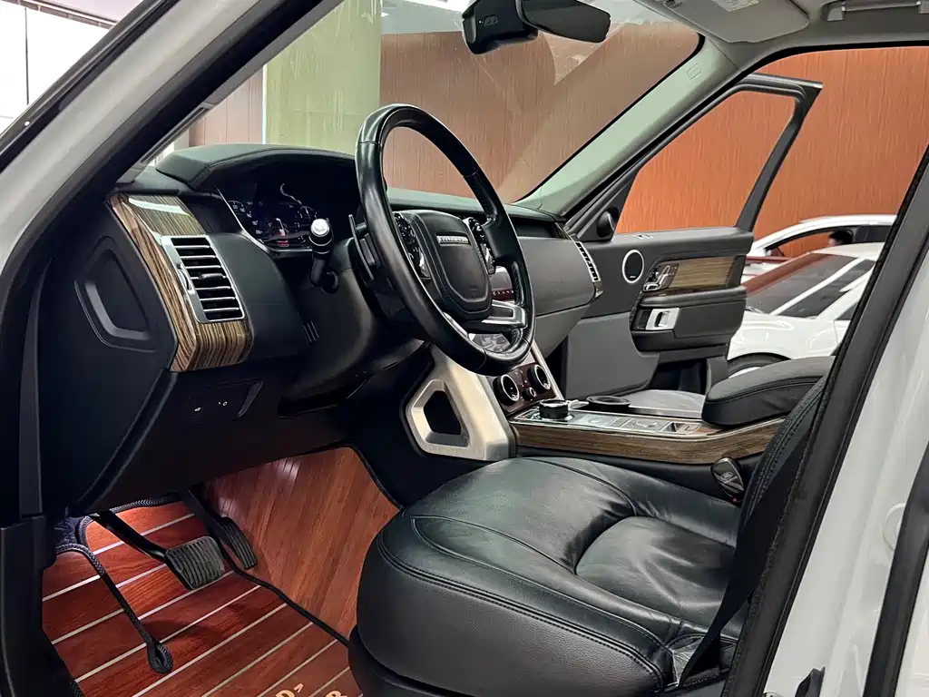 Land Rover Range Rover — миниатюра 10