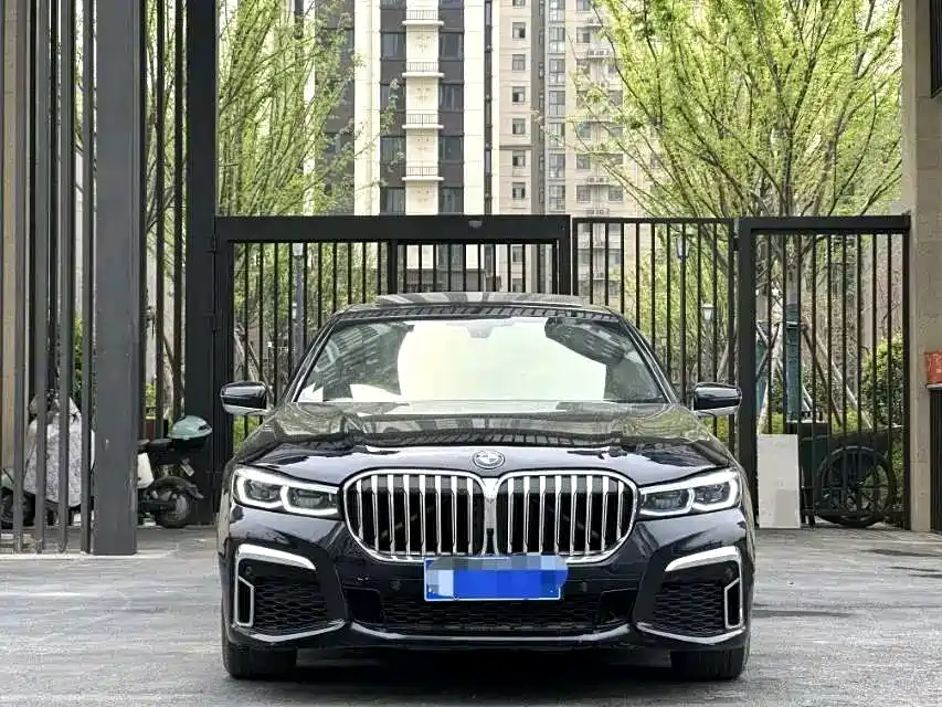 BMW 7 Series — миниатюра 2