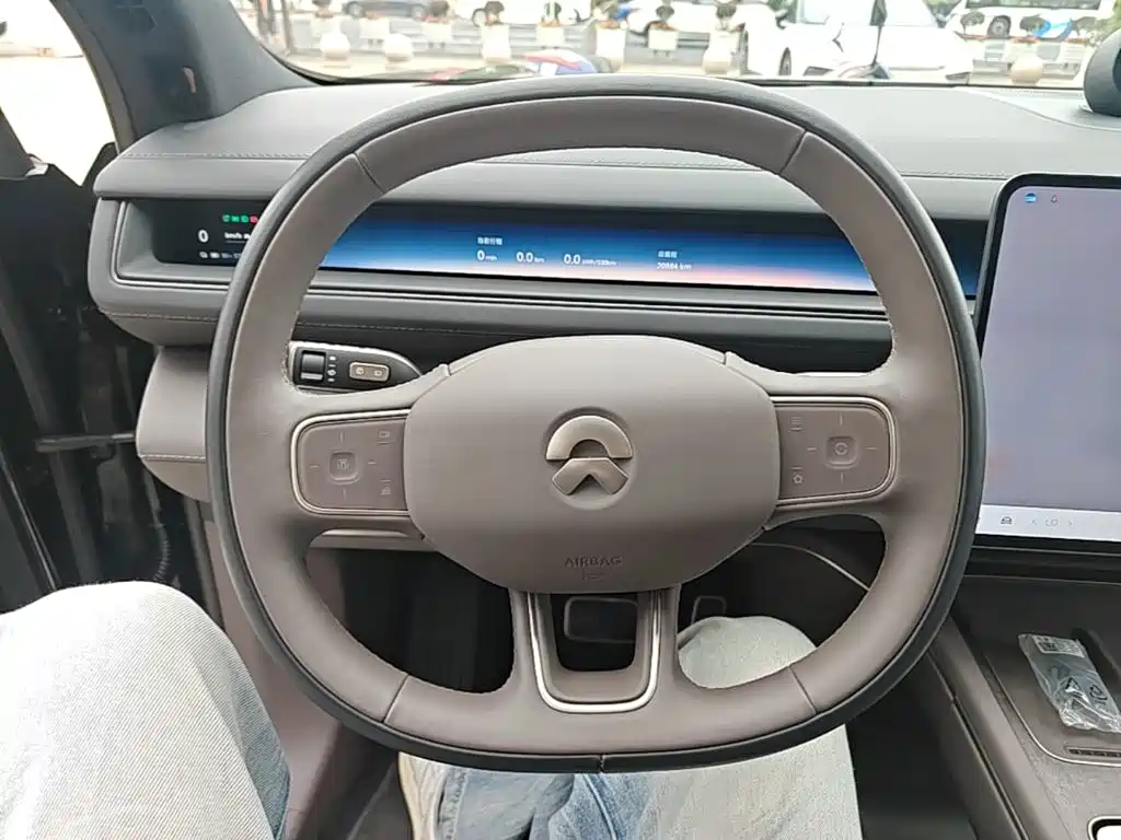 NIO ES8 — миниатюра 11