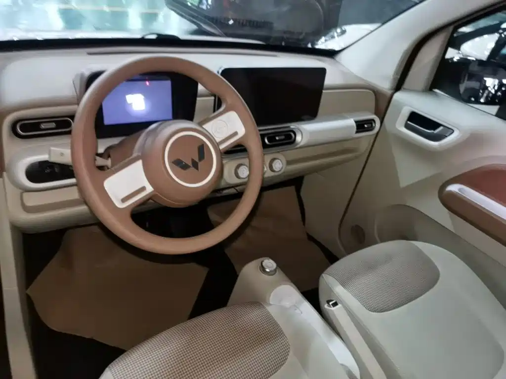 Wuling MINIEV — миниатюра 10