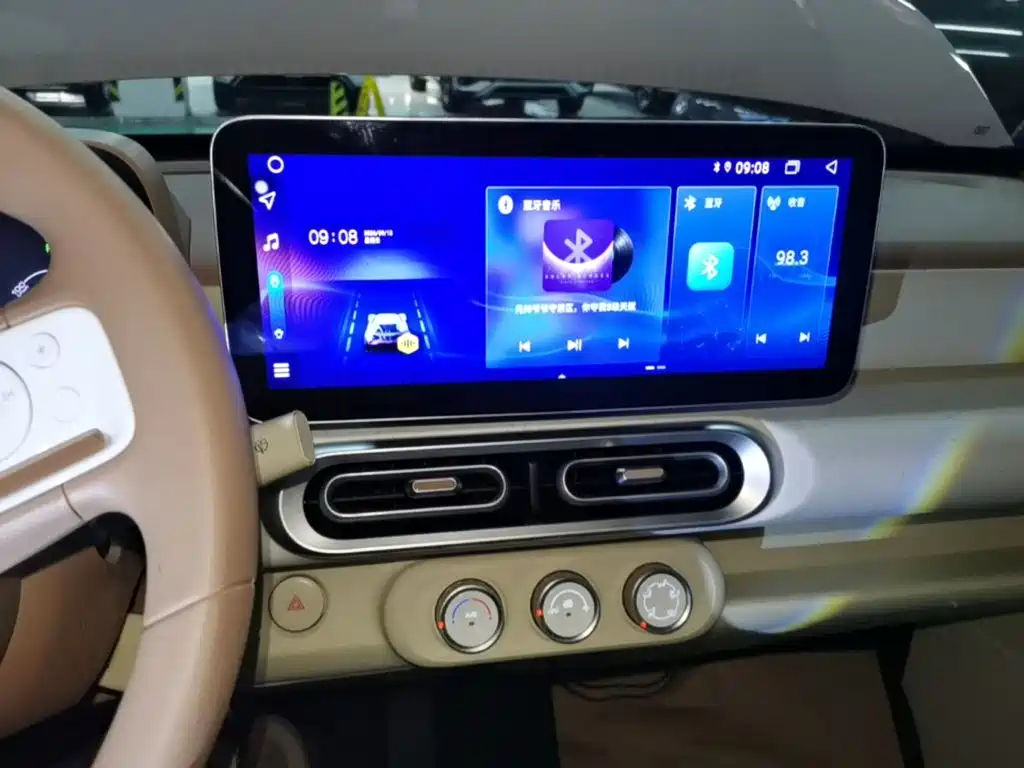 Wuling MINIEV — миниатюра 13