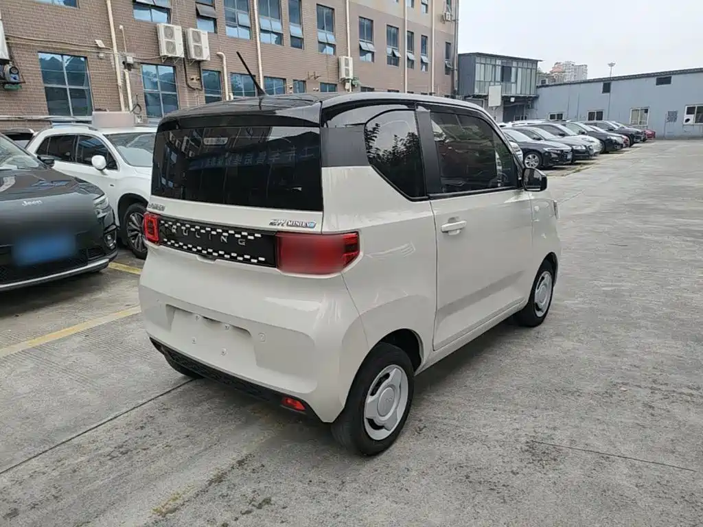 Wuling MINIEV — миниатюра 7