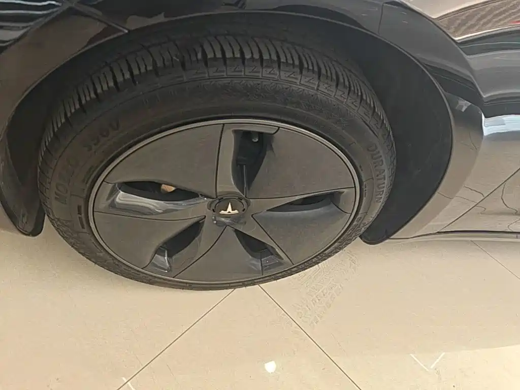 Tesla Model 3 — миниатюра 23
