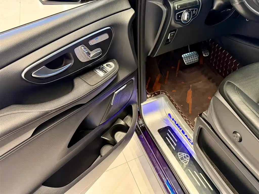 MERCEDES-BENZ V CLASS