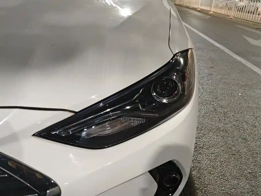 Hyundai Elantra — миниатюра 5