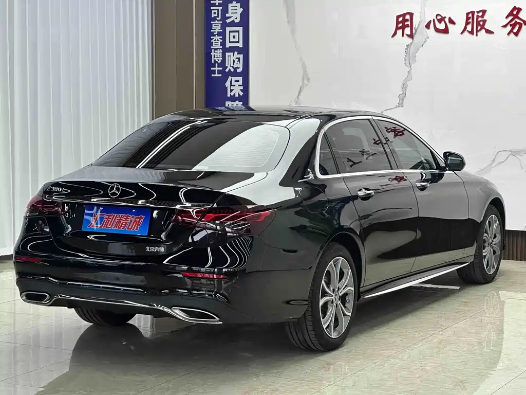 Mercedes-Benz E-Class — миниатюра 6