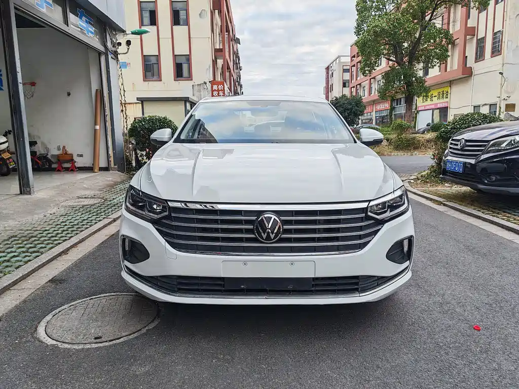 Volkswagen Lavida — миниатюра 2