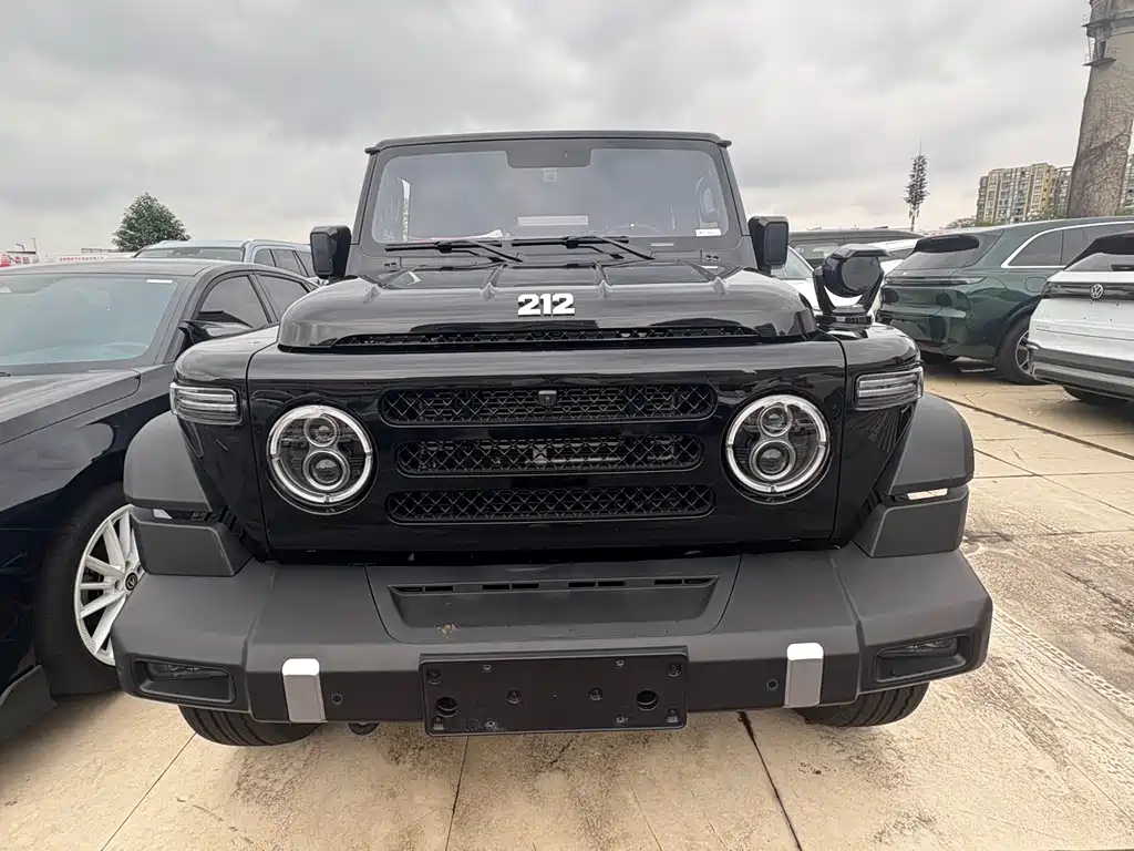 212 212 T01 — миниатюра 2