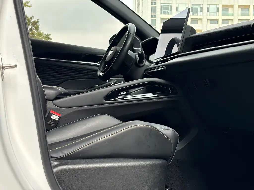 Geely Binyue — миниатюра 6