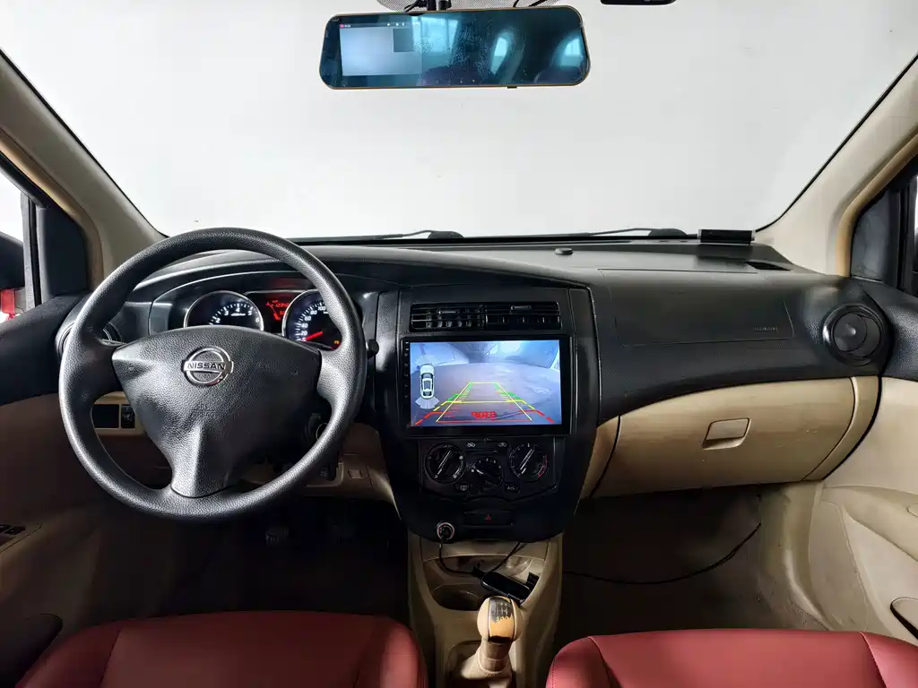 Nissan Livina — миниатюра 8