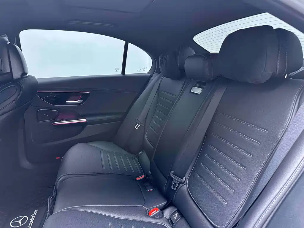 Mercedes-Benz C-Class — миниатюра 7