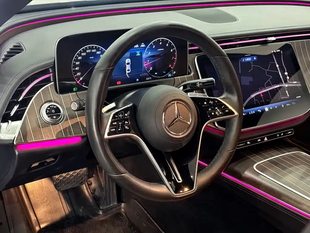Mercedes-Benz E-Class — миниатюра 12