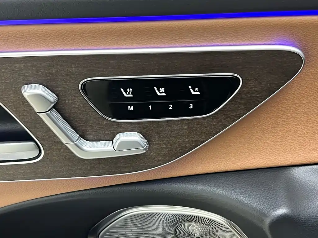 Mercedes-Benz E-Class — миниатюра 18