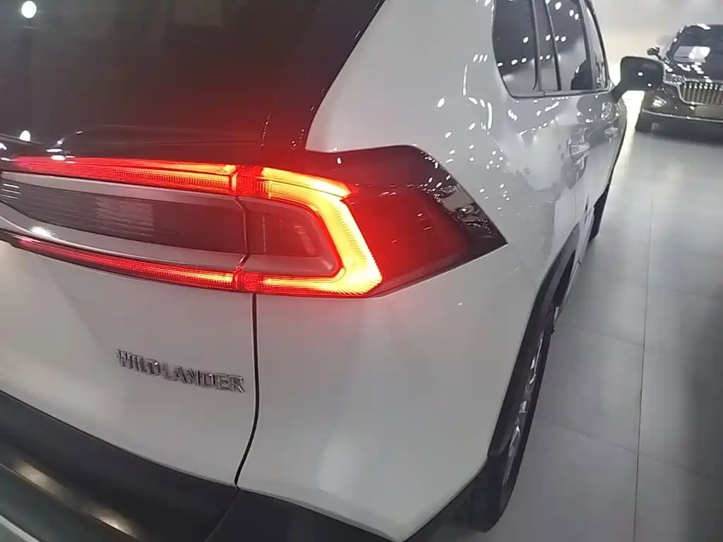 Toyota Wildlander — миниатюра 8
