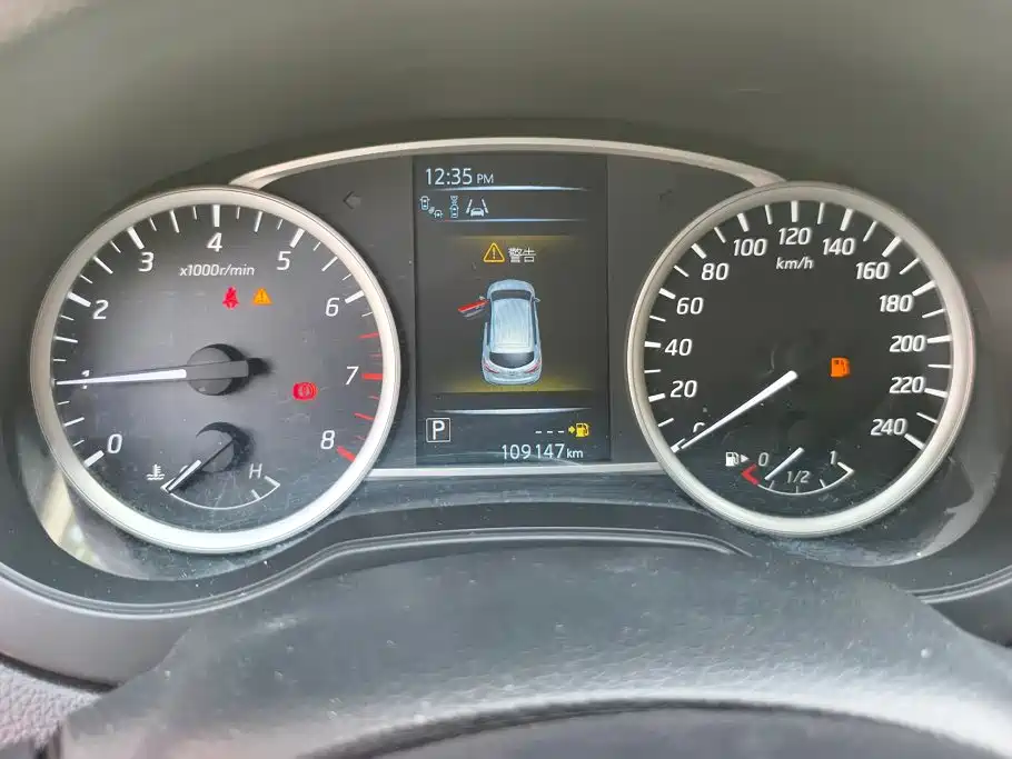 Nissan Tiida — миниатюра 14