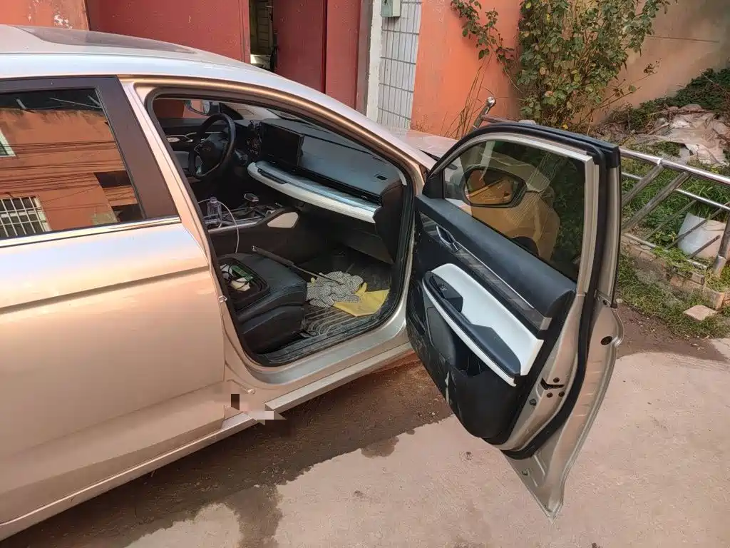 Geely Emgrand L — миниатюра 19