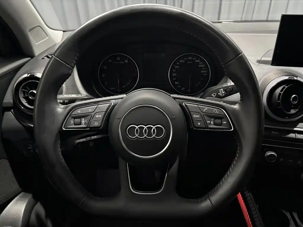 Audi Q2L — миниатюра 12