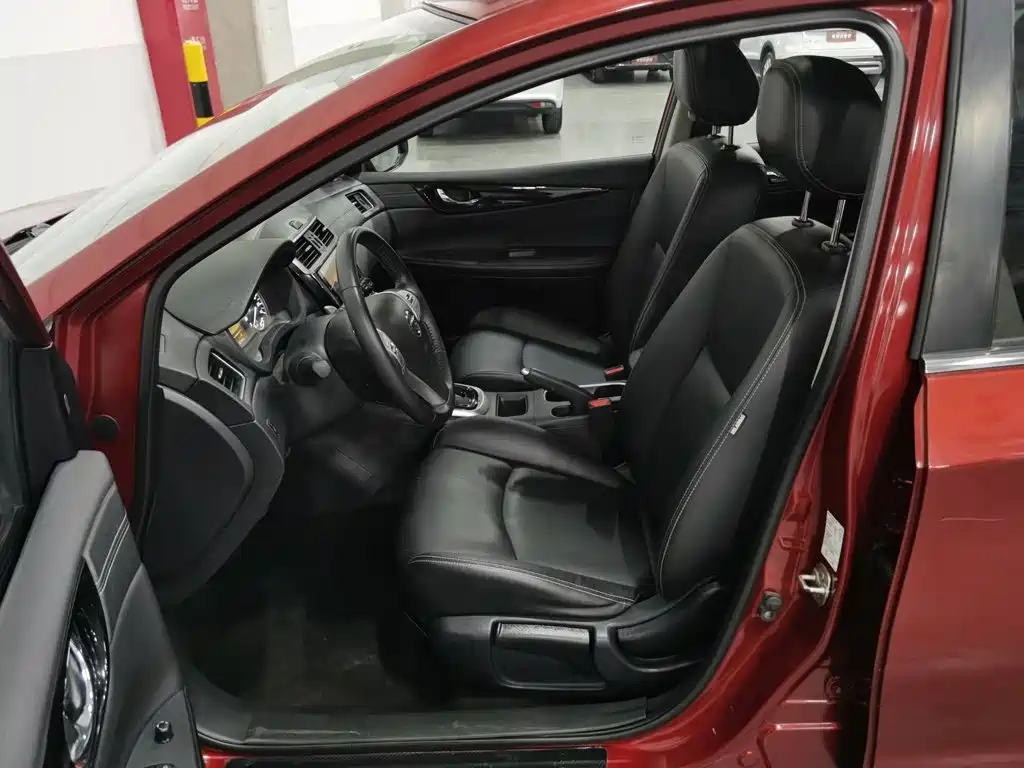 Nissan Tiida — миниатюра 10