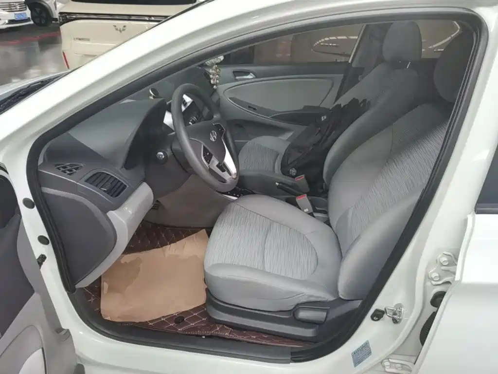 Hyundai Verna — миниатюра 15