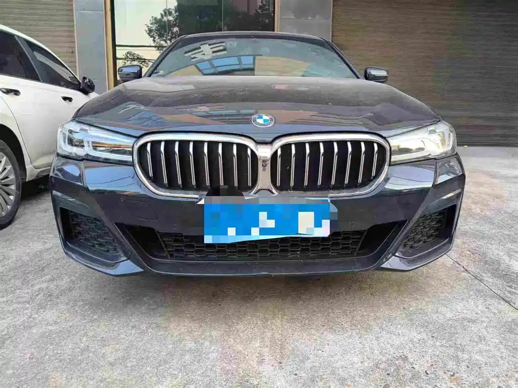 BMW 5 Series — миниатюра 2
