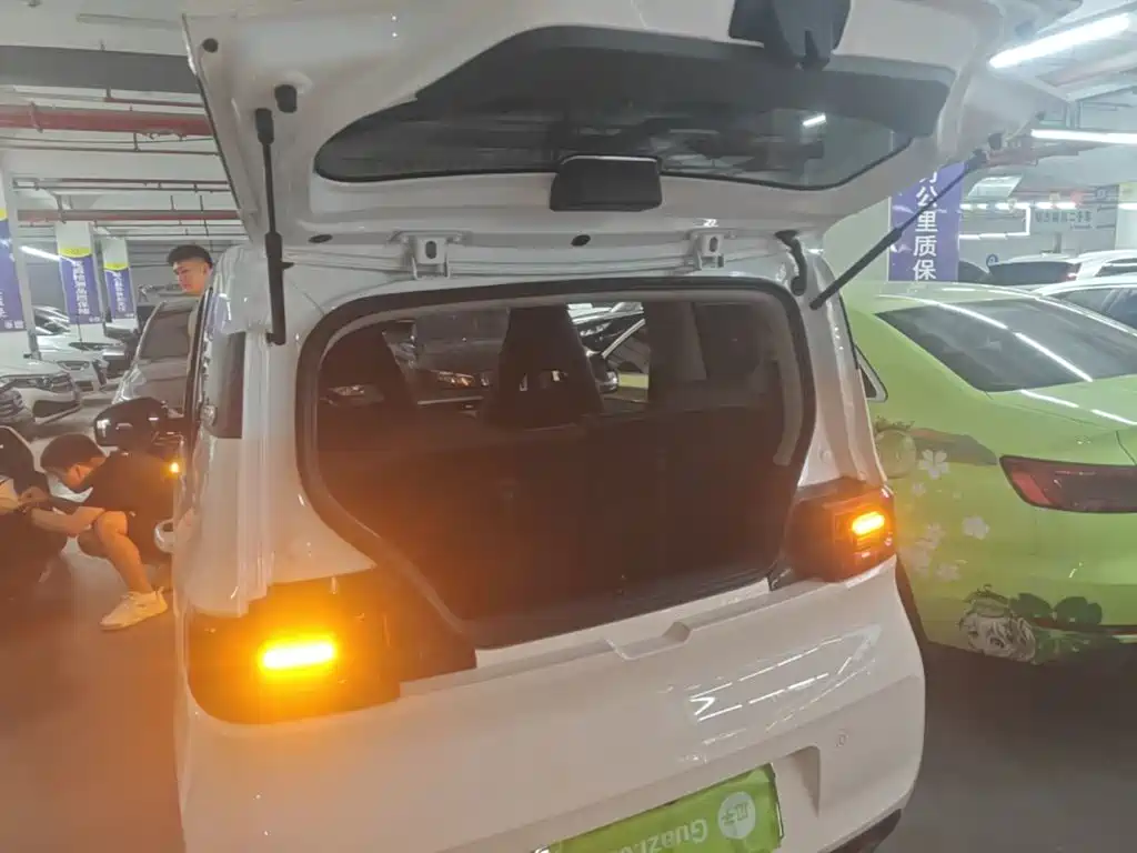 Wuling MINIEV — миниатюра 19