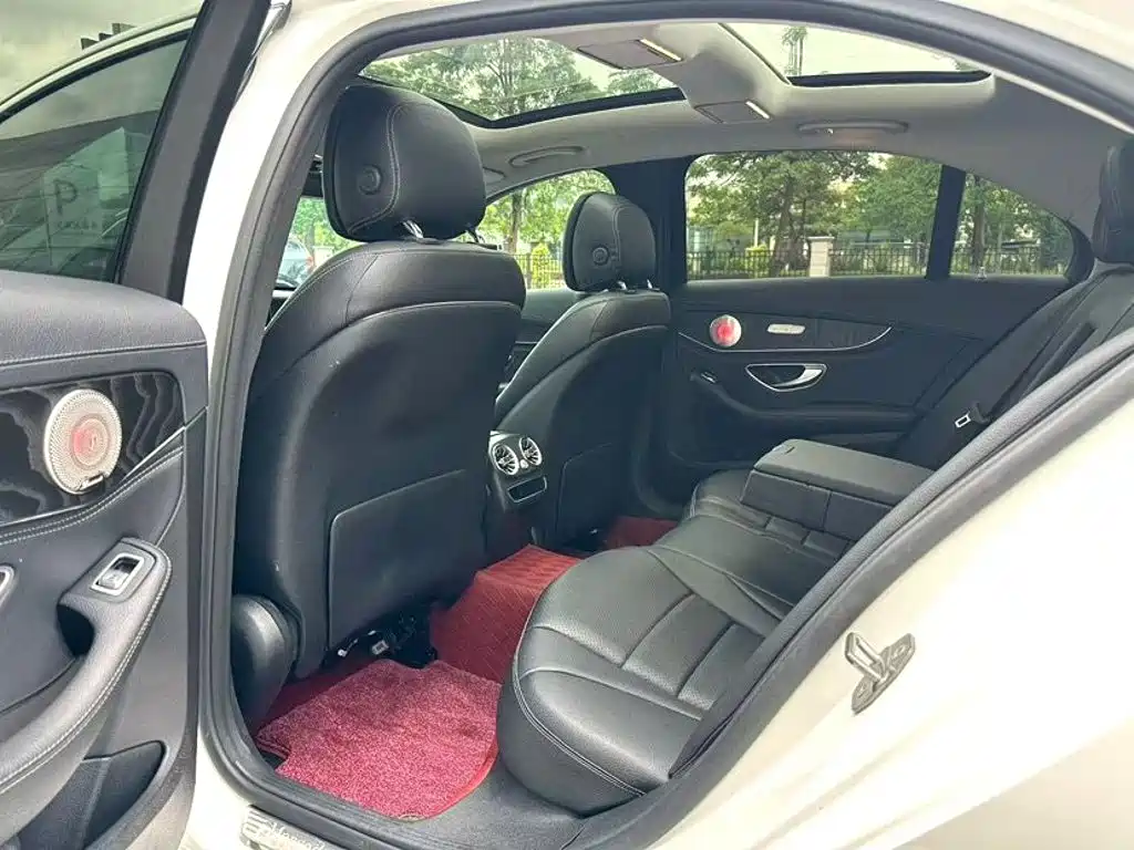Mercedes-Benz C-Class — миниатюра 4