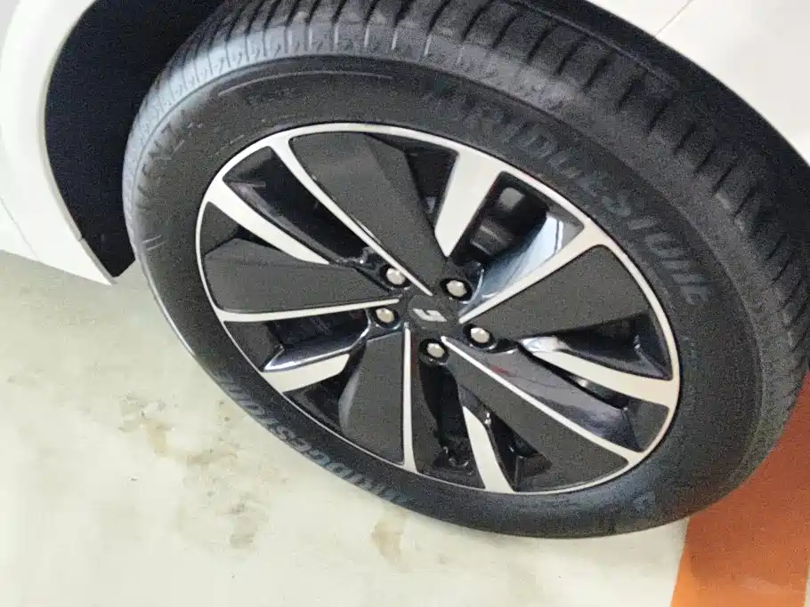 Li Auto Li L6 — миниатюра 6