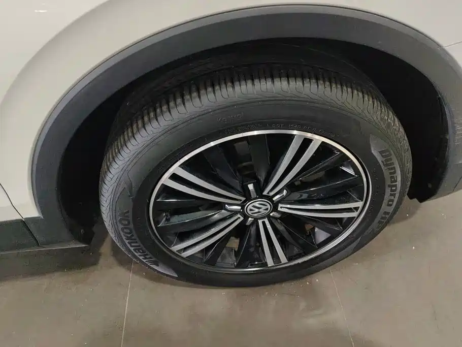 Volkswagen Tiguan L — миниатюра 6