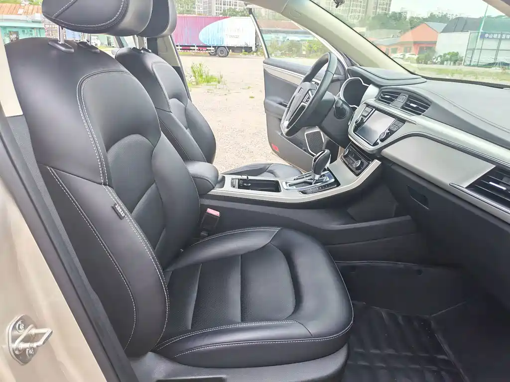 Geely Emgrand GL — миниатюра 12