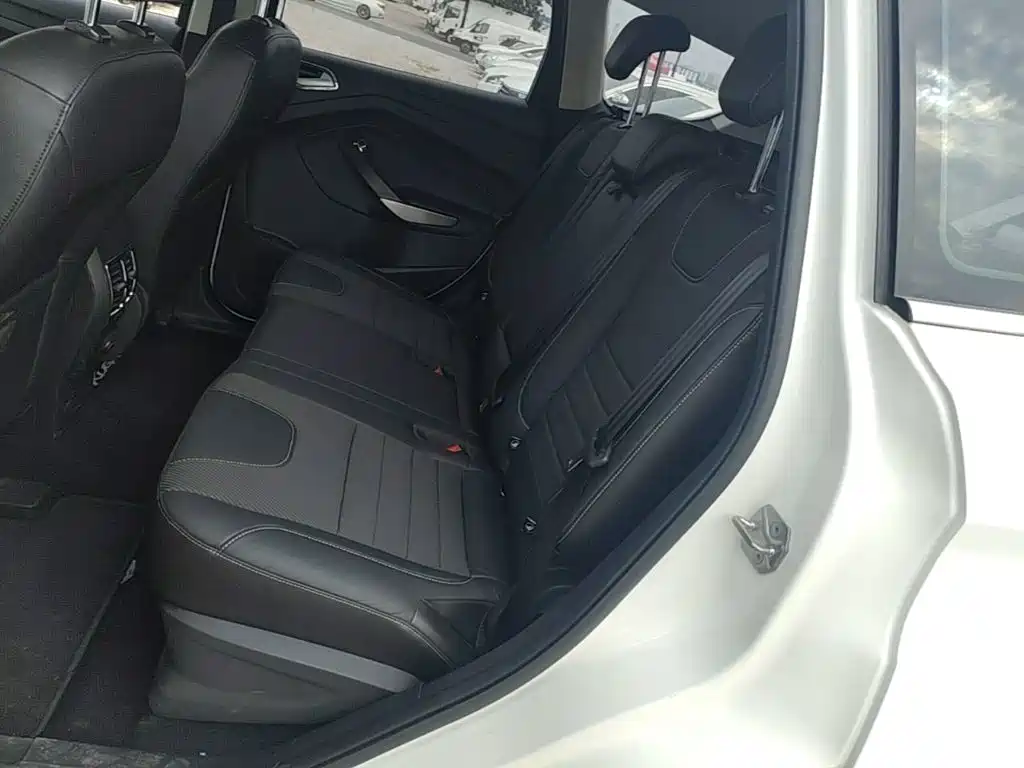 Ford Kuga — миниатюра 17