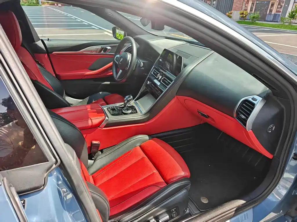 BMW 8 Series — миниатюра 6