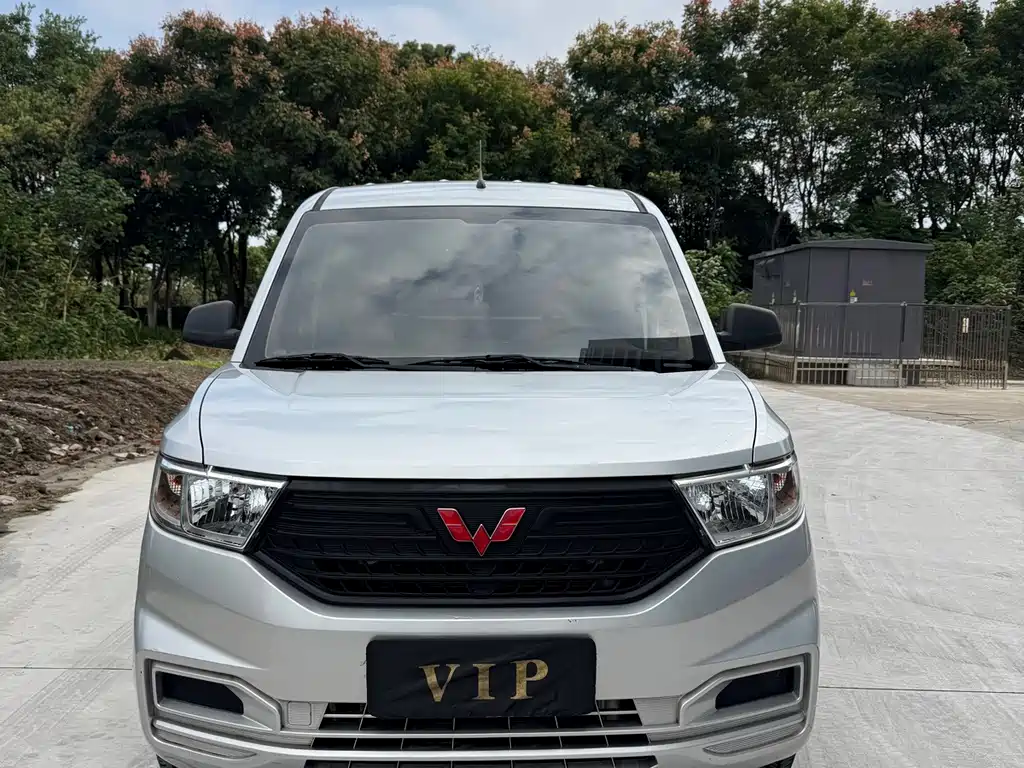 Wuling Hongguang V — миниатюра 2