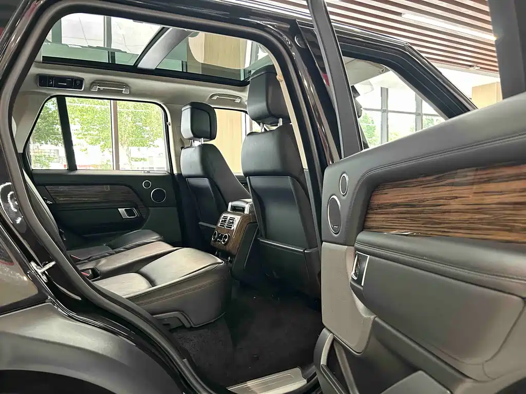 Land Rover Range Rover — миниатюра 27