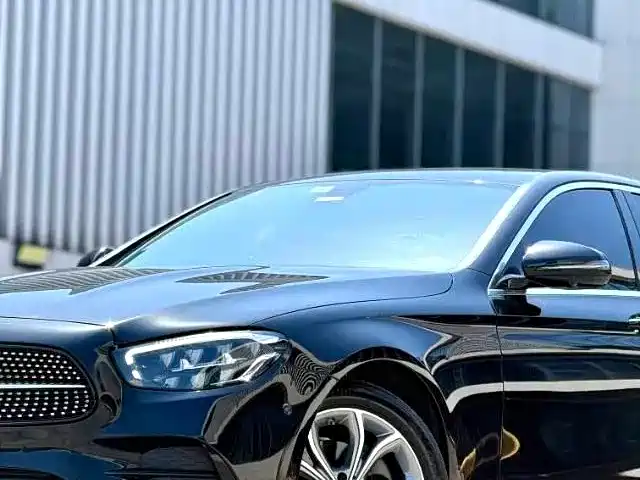 Mercedes-Benz E-Class — миниатюра 4