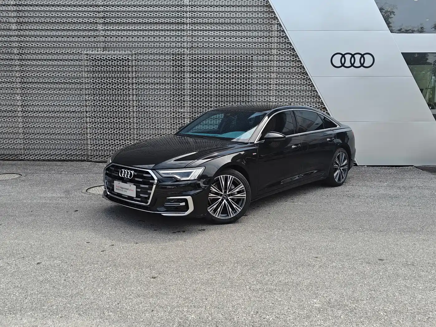 奥迪A6L 2024款 45 TFSI quattro 臻选动感型 2024