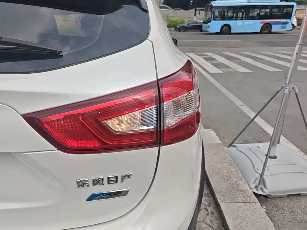 Nissan Qashqai — миниатюра 8
